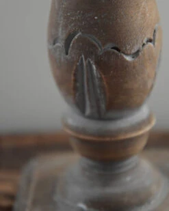 Kandelaar Vergrijst Met Vierkante Voet -Mode-Woondecoratiewinkel be uniq kandelaar vergrijst met vierkante voet 5