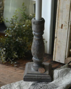 Kandelaar Vergrijst Met Vierkante Voet -Mode-Woondecoratiewinkel be uniq kandelaar vergrijst met vierkante voet 6