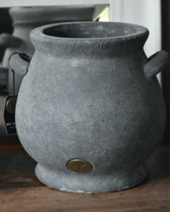Bolle Kruik Pot Met Twee Oren En Brede Kraag, Majestic Brynxz -Mode-Woondecoratiewinkel bolle kruik pot met twee oren en brede kraag majestic brynxz 5