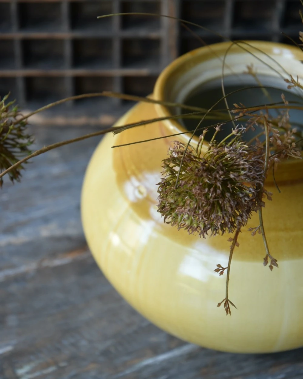 Bolle handgemaakte pot in oud oker bruine tinten, Unique IB Laursen Bolle Handgemaakte Pot In Oud Oker Bruine Tinten, Unique IB Laursen -Mode-Woondecoratiewinkel bolle pot in oud oker bruine tinten unique ib laursen 1 3