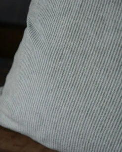 Box Kussenhoes Met Fijne Groene Strepen, IB Laursen -Mode-Woondecoratiewinkel box kussenhoes met fijne groene strepen ib laursen 6