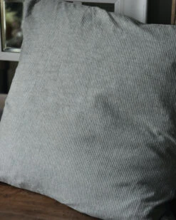 Box Kussenhoes Met Fijne Groene Strepen, IB Laursen -Mode-Woondecoratiewinkel box kussenhoes met fijne groene strepen ib laursen 7