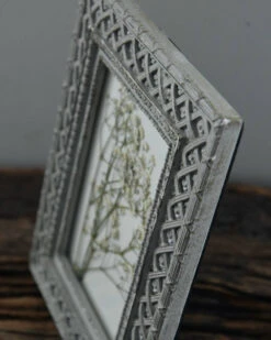 Brocante Lijstje Met Gewerkte Rand, Gipskruid -Mode-Woondecoratiewinkel brocante lijstje met gewerkte rand gipskruid 4