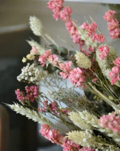 Droogbloem Toef In Pastel Roze, Een Vleugje Wit En Groen -Mode-Woondecoratiewinkel droogbloem toef in pastel roze een vleugje wit en groen 3