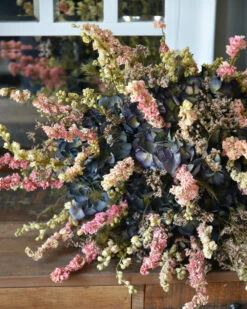 Droogbloemen Biedermeier Met Hortensia's En Riddersporen -Mode-Woondecoratiewinkel droogbloemen biedermeier met hortensia s en riddersporen 6