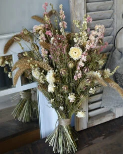 Droogbloemen Boeket In Zachte Naturel Tinten Roze En Crème 6 Droogbloemen Boeket In Zachte Naturel Tinten Roze En Crème -Mode-Woondecoratiewinkel droogbloemen boeket in zachte naturel tinten roze en creme 4