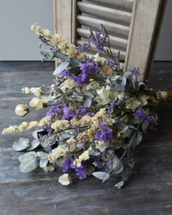 Droogbloemen Boeket Met O.a. Bougainvillea En Eucalyptus In Het Lila, Crème Grijs -Mode-Woondecoratiewinkel droogbloemen boeket met oa bougainvillea en eucalyptus in het lila creme grijs 3