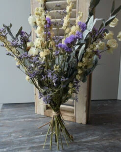 Droogbloemen Boeket Met O.a. Bougainvillea En Eucalyptus In Het Lila, Crème Grijs -Mode-Woondecoratiewinkel droogbloemen boeket met oa bougainvillea en eucalyptus in het lila creme grijs 6
