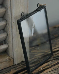 Fotolijstje Glas In Metaal Met Ophang Oogjes 7 Fotolijstje Glas In Metaal Met Ophang Oogjes -Mode-Woondecoratiewinkel fotolijstje glas in metaal met ophang oogjes 5