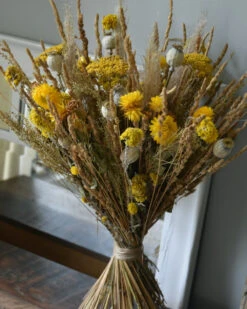 Gemengd Droogbloemen Boeket Gelaagd In Naturel Geel 5 Gemengd Droogbloemen Boeket Gelaagd In Naturel Geel -Mode-Woondecoratiewinkel gemengd droogbloemen boeket gelaagd in naturel geel 3