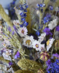 Gemengd Droogbloemen Boeket In Naturel Groen Lila En Blauw -Mode-Woondecoratiewinkel gemengd droogbloemen boeket in naturel groen lila en blauw 6