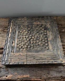 Grijs Houtsnijwerk Paneel Van Be-Uniq -Mode-Woondecoratiewinkel grijs houtsnijwerk paneel 3