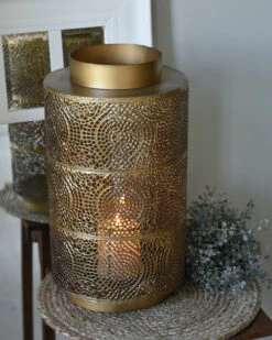 Groot Windlicht Met Sfeervol Gaatjes Patroon Antiek-look Messing