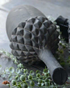 Grote Aardewerk Eikel/ Acorn Van Brynxz -Mode-Woondecoratiewinkel grote aardewerk eikel acorn van brynxz 4