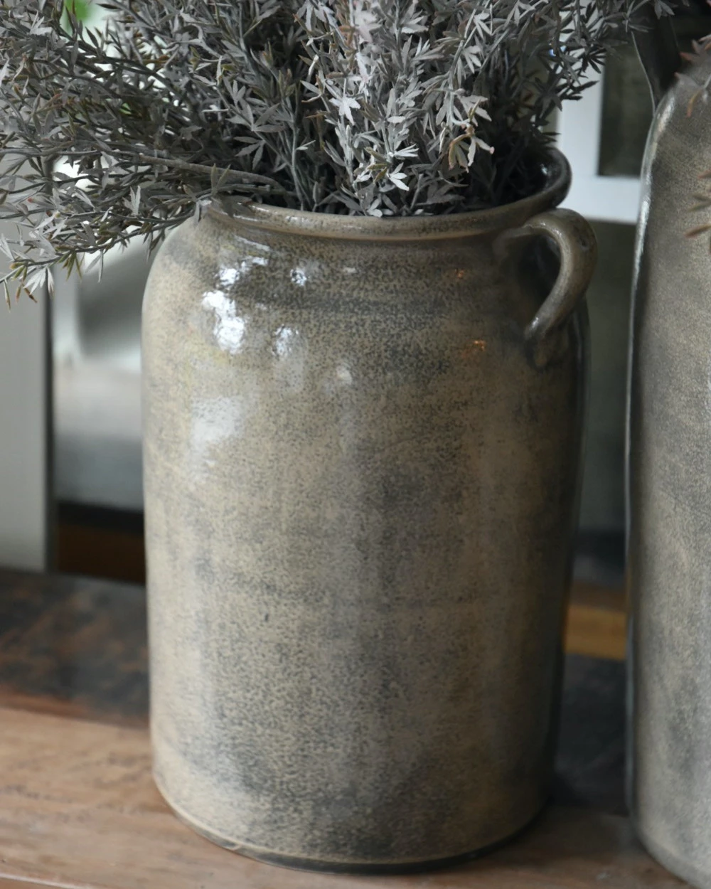 Grote pot kruik met oren klei grijs, IB Laursen Grote Pot Kruik Met Oren Klei Grijs, IB Laursen -Mode-Woondecoratiewinkel grote pot kruik met oren klei grijs ib laursen 2