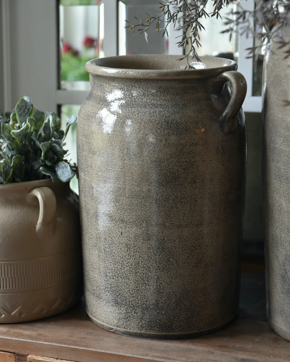 Grote pot kruik met oren klei grijs, IB Laursen Grote Pot Kruik Met Oren Klei Grijs, IB Laursen -Mode-Woondecoratiewinkel grote pot kruik met oren klei grijs ib laursen 3
