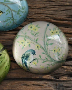 Halve Bol Van Glas Met Vogels In Pastel -Mode-Woondecoratiewinkel halve bol van glas met vogels in pastel 3