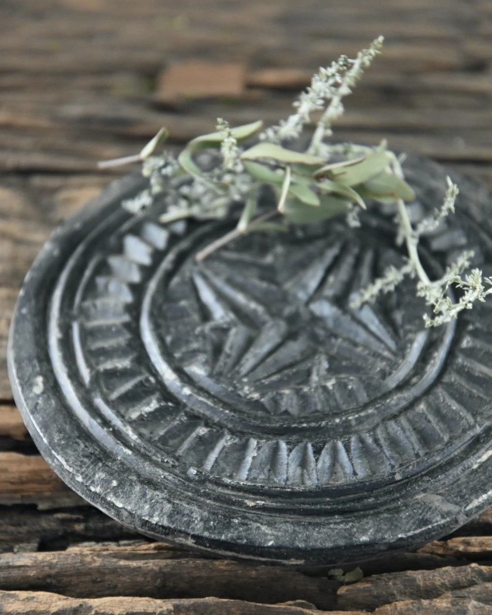 Handgemaakt stenen bord, IB Laursen Handgemaakt Stenen Bord, IB Laursen -Mode-Woondecoratiewinkel handgemaakt stenen bord ib laursen