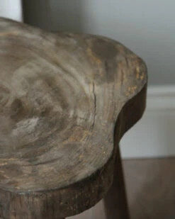 Houten Kruk Met Golvend Blad -Mode-Woondecoratiewinkel houten kruk met golvend blad 6