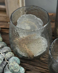 Iets Bolle Glazen Vaas Met Bubbels, Zilvermetaal En Grijze Gloed -Mode-Woondecoratiewinkel iets bolle glazen vaas met bubbels zilvermetaal en grijze gloed 3