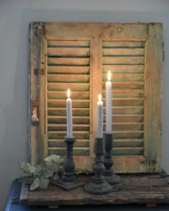 Kandelaar Met Vierkante Voet Van Be-Uniq -Mode-Woondecoratiewinkel kandelaar met vierkante voet van be uniq 4