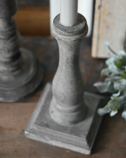 Kandelaar Met Vierkante Voet Van Be-Uniq -Mode-Woondecoratiewinkel kandelaar met vierkante voet van be uniq 5