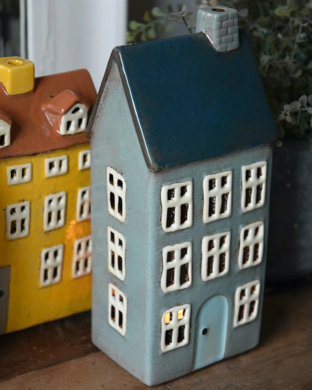 Keramiek theelicht huis Nyhavn in zee blauw, IB Laursen Keramiek Theelicht Huis Nyhavn In Zee Blauw, IB Laursen -Mode-Woondecoratiewinkel keramiek theelicht pakhuis nyhavn in zee blauw ib laursen 1