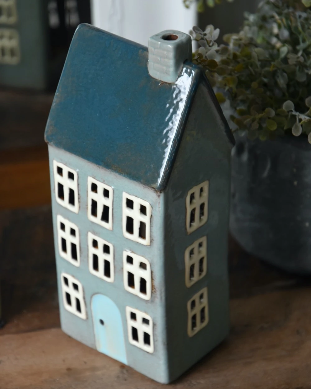 Keramiek theelicht huis Nyhavn in zee blauw, IB Laursen Keramiek Theelicht Huis Nyhavn In Zee Blauw, IB Laursen -Mode-Woondecoratiewinkel keramiek theelicht pakhuis nyhavn in zee blauw ib laursen