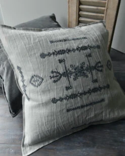 Kussen Hoes Linnenlook Met Grijs Borduursel, IB Laursen 9 Kussen Hoes Linnenlook Met Grijs Borduursel, IB Laursen -Mode-Woondecoratiewinkel kussenhoes linnenlook met grijs borduursel ib laursen 7