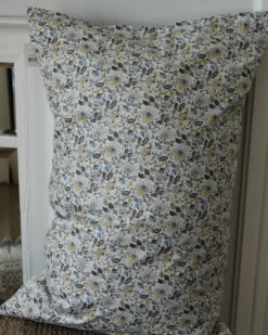 Kussenhoes Rechthoekig Gebloemd Met Zacht Geel, Blauw En Kleikleur, IB Laursen -Mode-Woondecoratiewinkel kussenhoes rechthoekig gebloemd met zacht geel blauw en kleikleur ib laursen 2