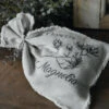 Linnen Geurzakje Met Magnolia Takken, Shabby 1 Linnen Geurzakje Met Magnolia Takken, Shabby -Mode-Woondecoratiewinkel linnen geurzakje met magnolia takken shabby