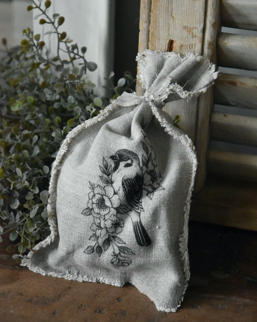 Linnen geurzakje met vogel op bloesem tak, Shabby Linnen Geurzakje Met Vogel Op Bloesem Tak, Shabby -Mode-Woondecoratiewinkel linnen geurzakje met vogel op bloesem tak shabby