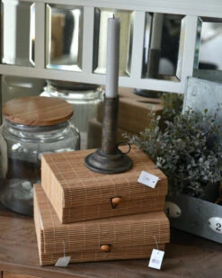 Metalen Antiek Look Kandelaar Met Oor, IB Laursen -Mode-Woondecoratiewinkel metalen antiek look kandelaar met oor ib laursen 3