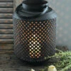 Metalen Lantaarn Met Gaatjes Patroon, XL 1 Metalen Lantaarn Met Gaatjes Patroon, XL -Mode-Woondecoratiewinkel metalen lantaarn met gaatjes patroon xl