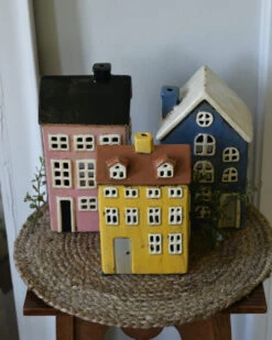 Nyhavn Pakhuis Theelicht Roze Met Zwart Dak En Schoorsteen, IB Laursen -Mode-Woondecoratiewinkel nyhavn pakhuis theelicht roze met zwart dak en schoorsteen ib laursen 4