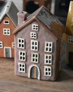 Pastel Lila Theelicht Huis Met Open Ramen Nyhavn, IB Laursen