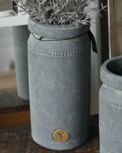 Pot Aardewerk Majestic Grijs Met Sierrandje En Kraag XL, Brynxz -Mode-Woondecoratiewinkel pot aardewerk majestic grijs met sierrandje en kraag xl brynxz 7