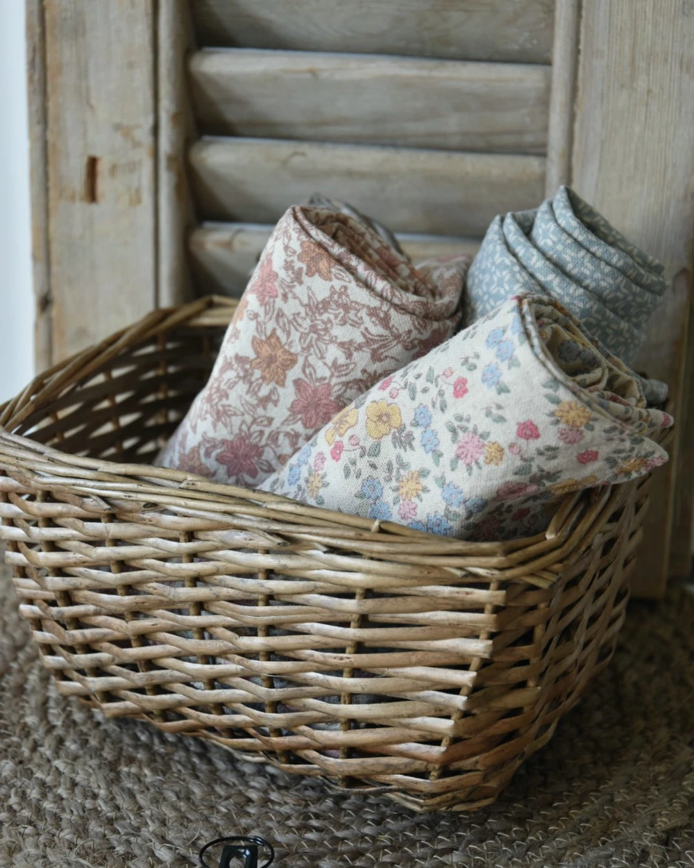 Rieten 'wand' mand met twee hengsels, IB Laursen Rieten 'wand' Mand Met Twee Hengsels, IB Laursen -Mode-Woondecoratiewinkel rieten wand mand met twee hengsels ib laursen 2