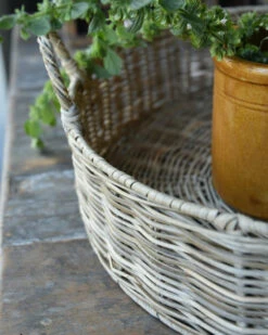 Rond Grijzig Rotan Dienblad Met Hengsels, IB Laursen 3 Rond Grijzig Rotan Dienblad Met Hengsels, IB Laursen -Mode-Woondecoratiewinkel rond grijzig rotan dienblad met hengsels ib laursen 1 1