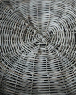 Rond Grijzig Rotan Dienblad Met Hengsels, IB Laursen 7 Rond Grijzig Rotan Dienblad Met Hengsels, IB Laursen -Mode-Woondecoratiewinkel rond grijzig rotan dienblad met hengsels ib laursen 1 5