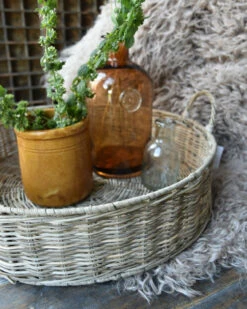 Rond Grijzig Rotan Dienblad Met Hengsels, IB Laursen 9 Rond Grijzig Rotan Dienblad Met Hengsels, IB Laursen -Mode-Woondecoratiewinkel rond grijzig rotan dienblad met hengsels ib laursen 1 7