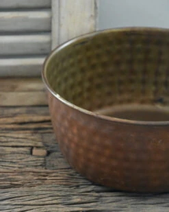 Rond Metalen Schaal Met 'bobbel' Structuur, Groot -Mode-Woondecoratiewinkel rond metalen schaal met bobbel structuur groot 3