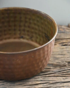 Rond Metalen Schaal Met 'bobbel' Structuur, Groot -Mode-Woondecoratiewinkel rond metalen schaal met bobbel structuur groot 4