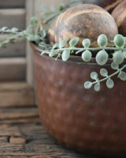 Rond Metalen Schaal Met 'bobbel' Structuur, Klein -Mode-Woondecoratiewinkel rond metalen schaal met bobbel structuur klein 1