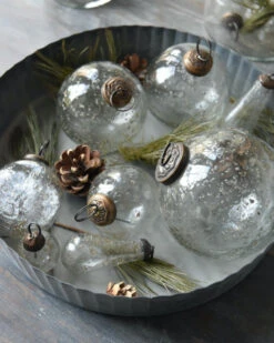 Ronde Zinken Schaal Met Hoge Schulp Rand, IB Laursen -Mode-Woondecoratiewinkel ronde zinken schaal met hoge schulp rand ib laursen 4