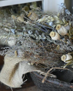 Sobere Droogbloem Toef In Oude Leemmand -Mode-Woondecoratiewinkel sobere droogbloem toef in oude leemmand 2