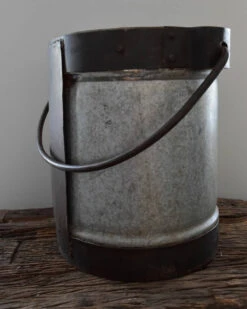 Stoere Zinken Emmer Met Hengsel -Mode-Woondecoratiewinkel stoere zinken emmer met hengsel 2