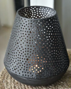 Taps Windlicht Met Ronde Gaatjes In Cirkel Patroon -Mode-Woondecoratiewinkel taps windlicht met ronde gaatjes in cirkel patroon 4