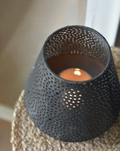 Taps Windlicht Met Ronde Gaatjes In Cirkel Patroon -Mode-Woondecoratiewinkel taps windlicht met ronde gaatjes in cirkel patroon 5