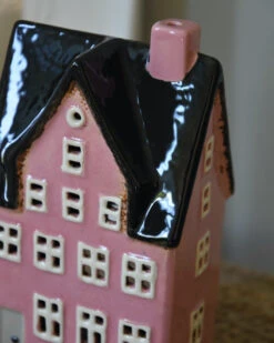 Theelicht Pakhuis Nyhavn Roze Met Zwart Dak, IB Laursen -Mode-Woondecoratiewinkel theelicht pakhuis nyhavn roze met zwart dak ib laursen 2